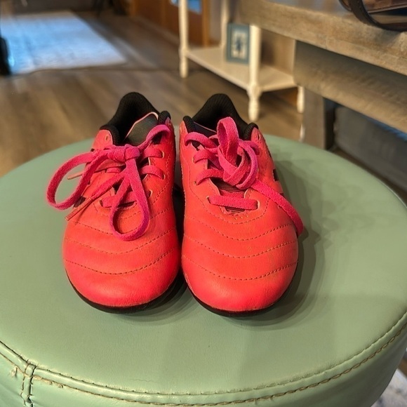 Adidas pink little girl cleats size 12K - Picture 1 of 7